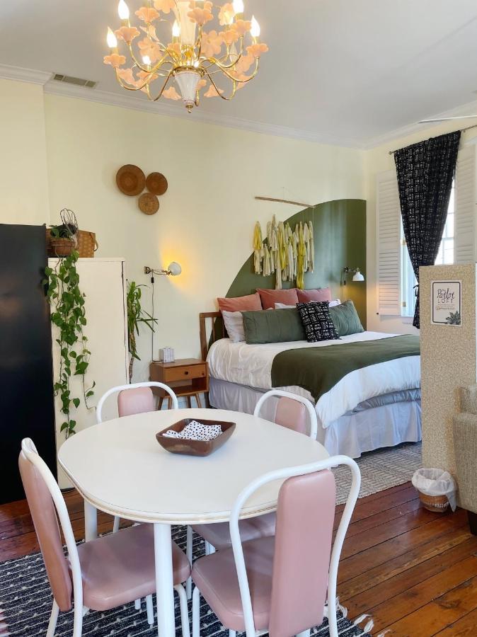 Charming 1885 Parlor Loft Downtown Savannah Stay Exterior photo